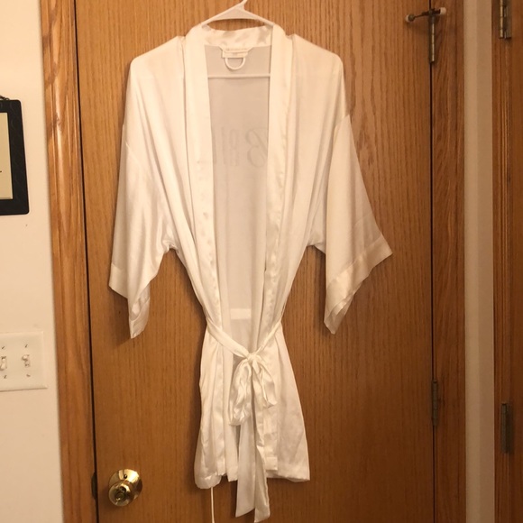 Victoria’s Secret Bride robe. One size and 100% polyester. Excellent condition. - Picture 3 of 3